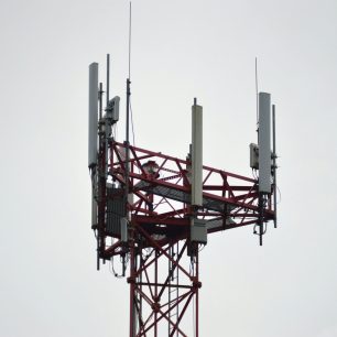 pexels-padrinan-579471 ryšio antena